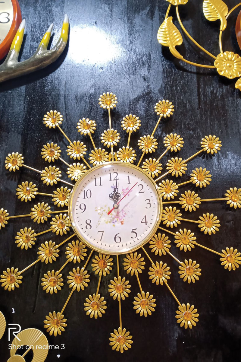 Mẫu đồng hồ hoa cúc