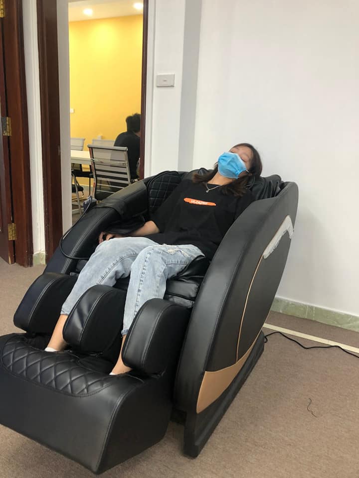 ảnh thực tế lắp đặt ghế massage tại khách hàng